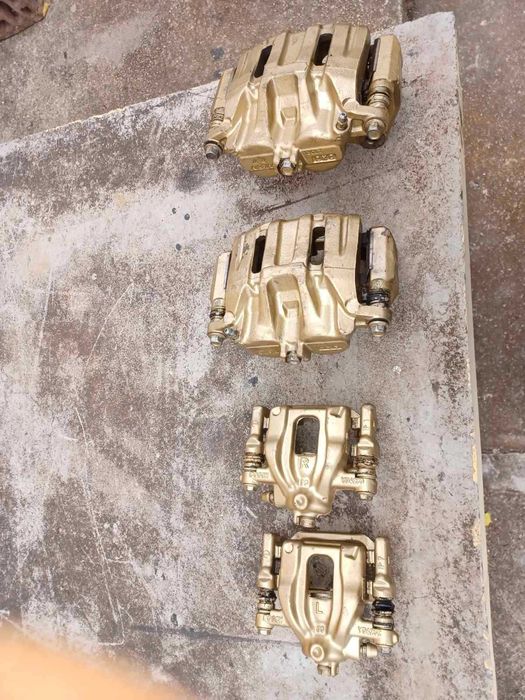 Комплект спирачни апарати за HONDA CRV 4-та генерация.