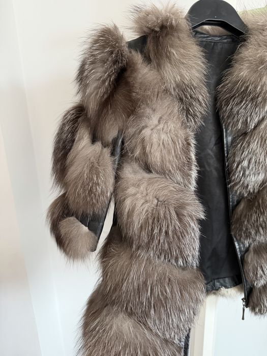 Haina de blana vulpe argintie