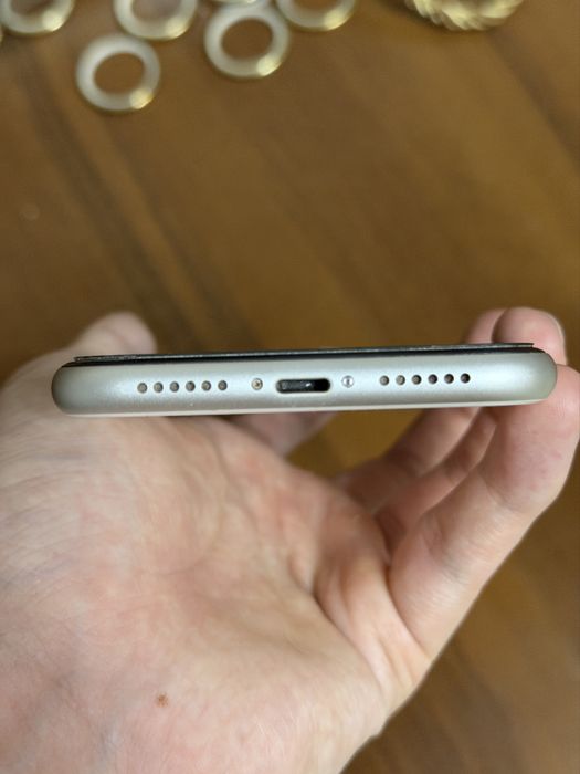 iPhone 11 белый 128гб