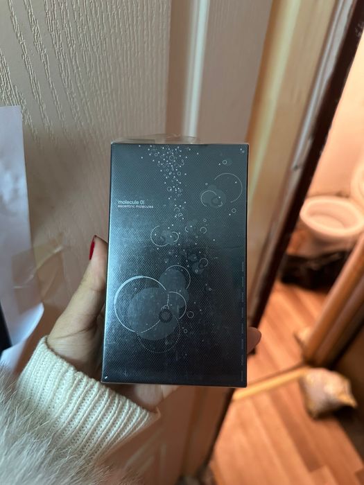 Molecule OI escentric molecules