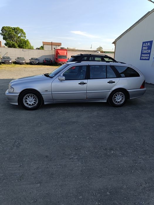 Mercedes Benz c220 w202 t-model