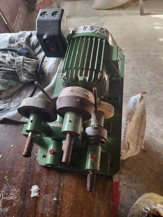 Scule electrice trifazic