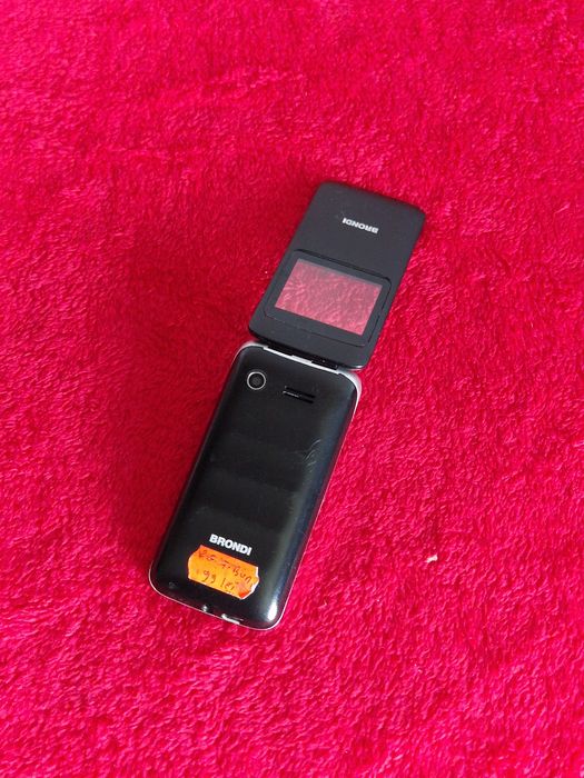 Telefon cu clapeta