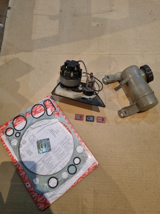 Запчасти на Мерседес.