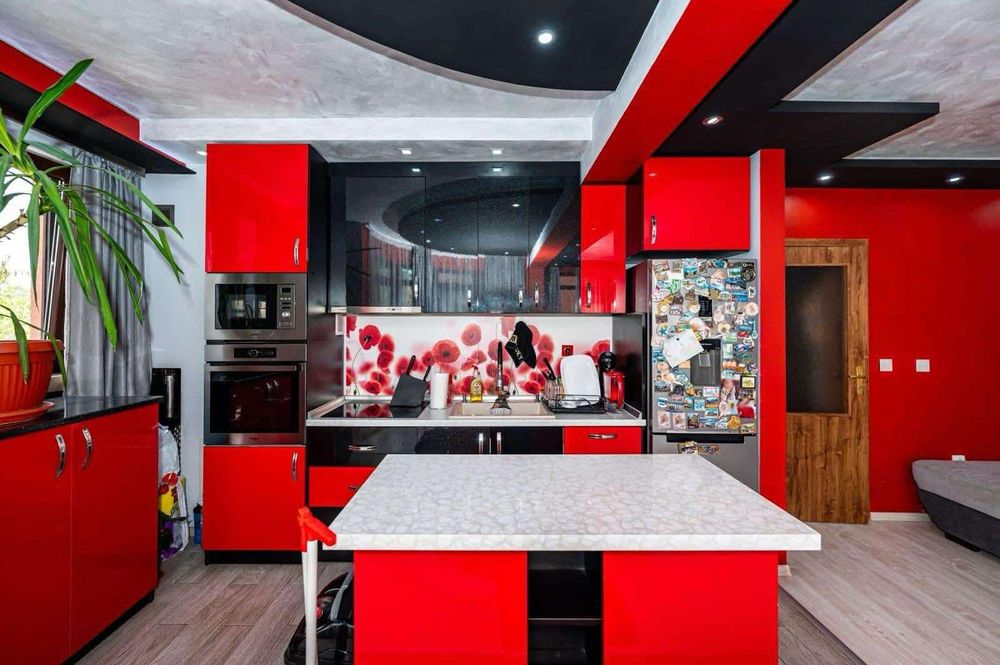 Дава се под наем Тристаен апартамент в Пловдив, Остромила - 100 кв.м за 648.21 € - Снимка #2