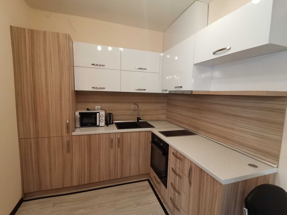 Дава се под наем Двустаен апартамент в Бургас, Изгрев - 56 кв.м за 280.5 € - Снимка #2