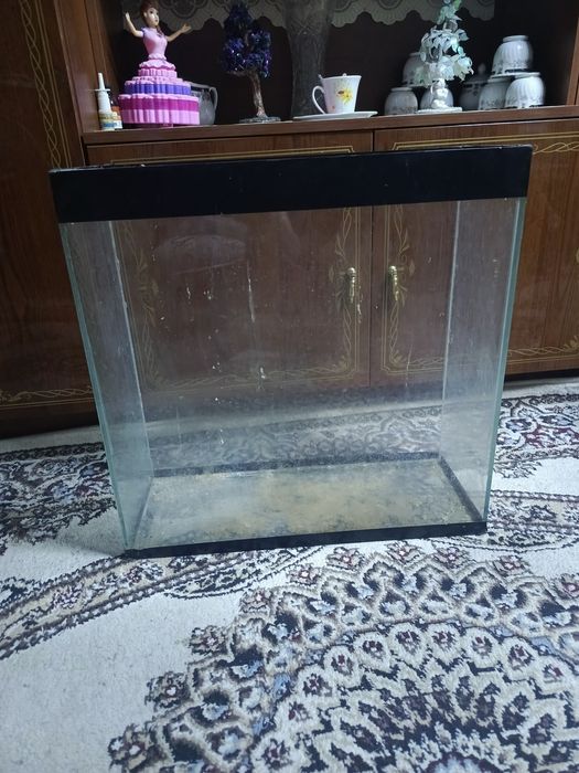 Срочно продам аквариумы