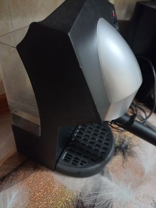 Vând avantajos aparat de cafea