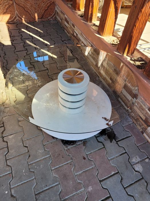 Masa de sticlă alba