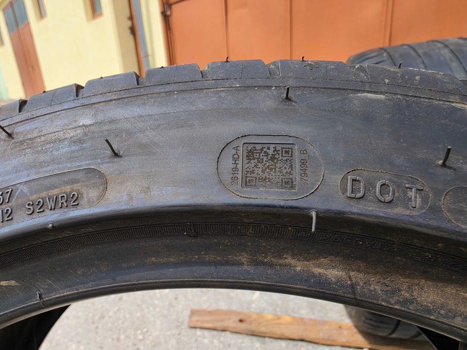 2 бр. летни гуми 255/40/18 Michelin PS4 ZR DOT 2619 4,5 mm
