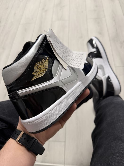 Adidasi Barbati Nike Jordan Mid Negru & Alb!