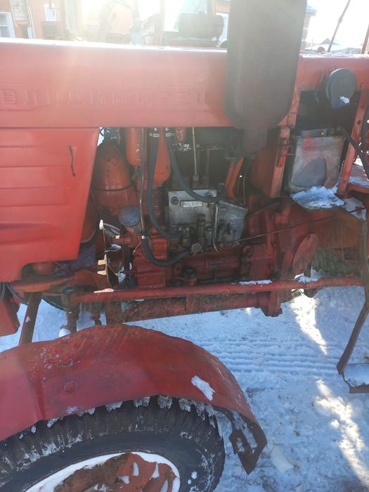 Продам трактор на ходу