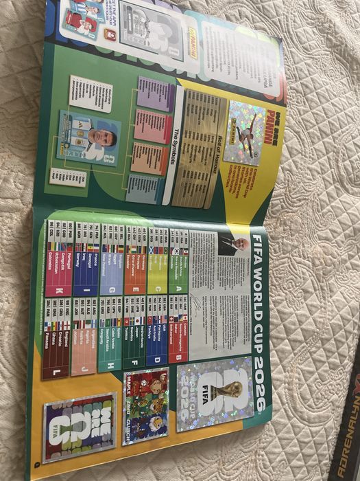 Vând album panini complet