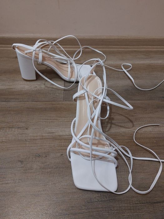 Дамски сандали на ток