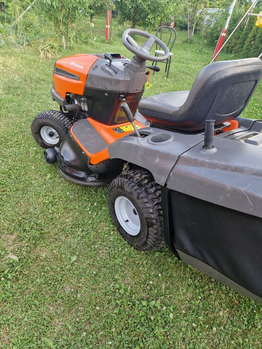 Tractoras tuns gazon Husqvarna TC138