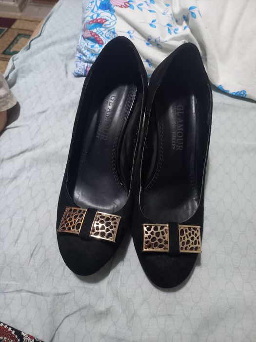 Продам замшевые туфельки