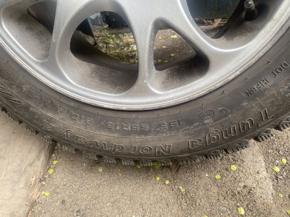 Продам зимнию резину