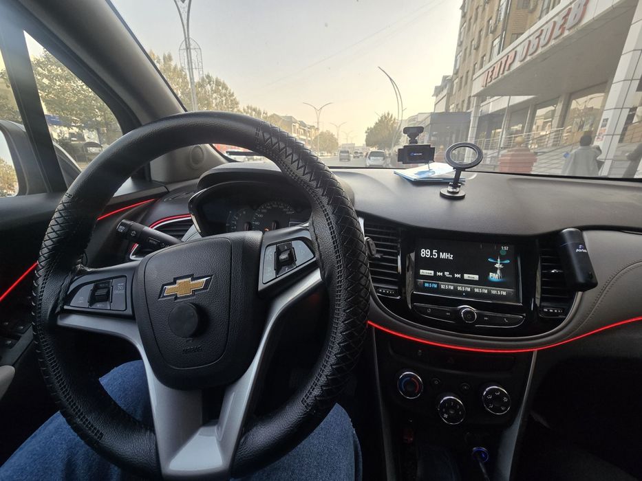 Chevrolet Tracker Premier сотилади