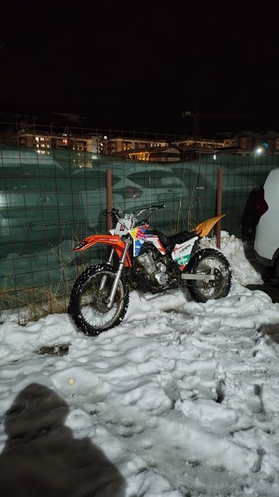 Vând cross 250cc
