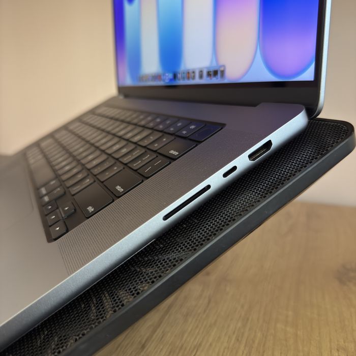 MacBook Pro M1 Pro 16/512 GB 16 inch