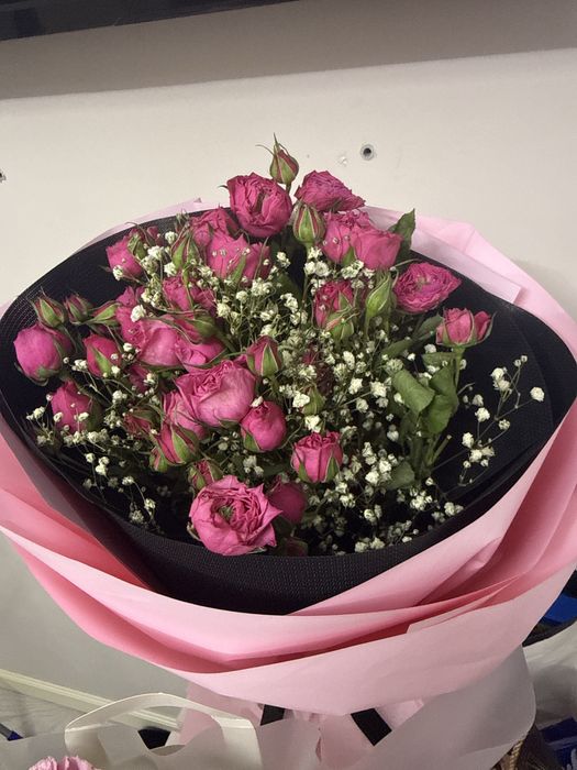 Әдемі гүлдер сатылады