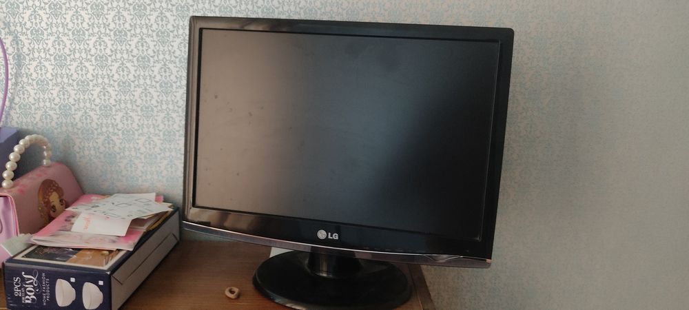 Монитор компьютерный LG