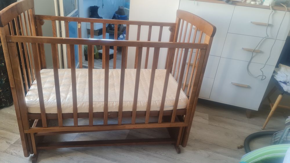 Детская кроватка