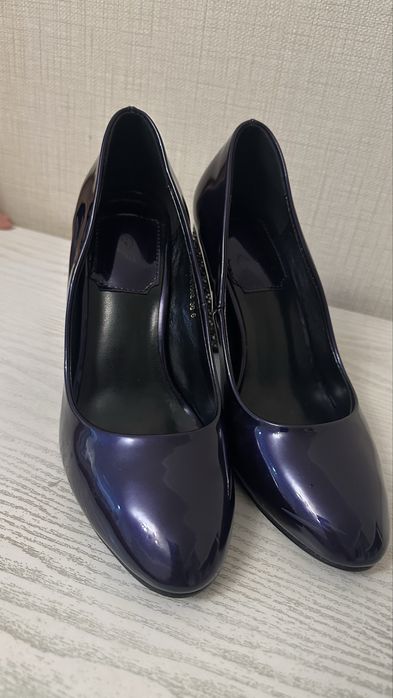 Туфли на высоком каблуке