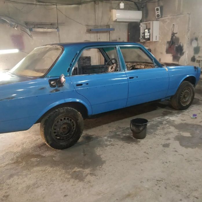 Продам два Мерседеса W-123