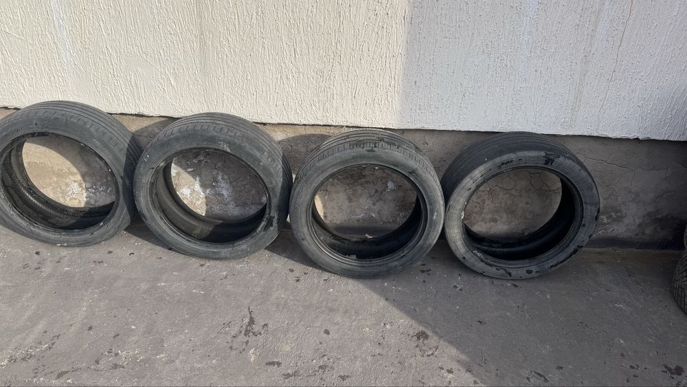 Шины летние 235/45/18