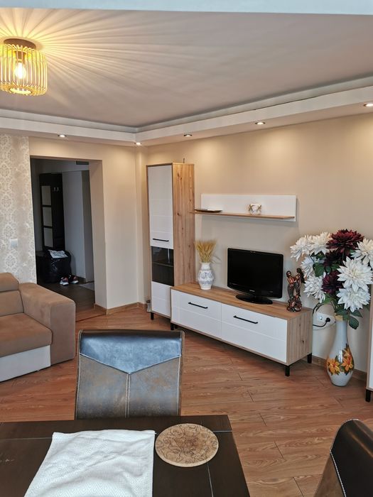 Închiriez apartament
