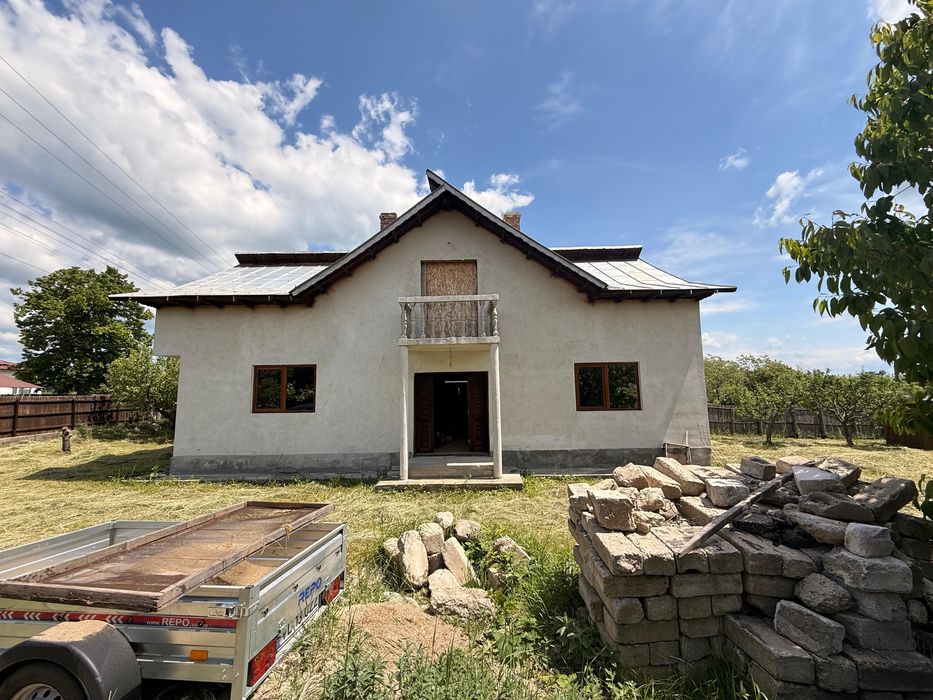 Casa si teren de vanzare