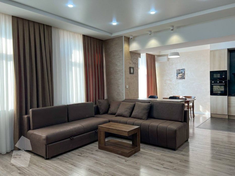 Продается квартира 138 м2.