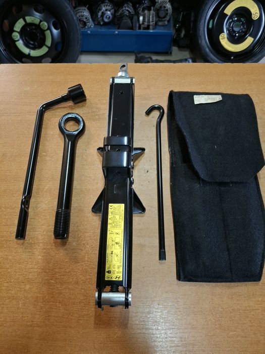 Cric Hyundai Tucson  Kia Sportage 2015>