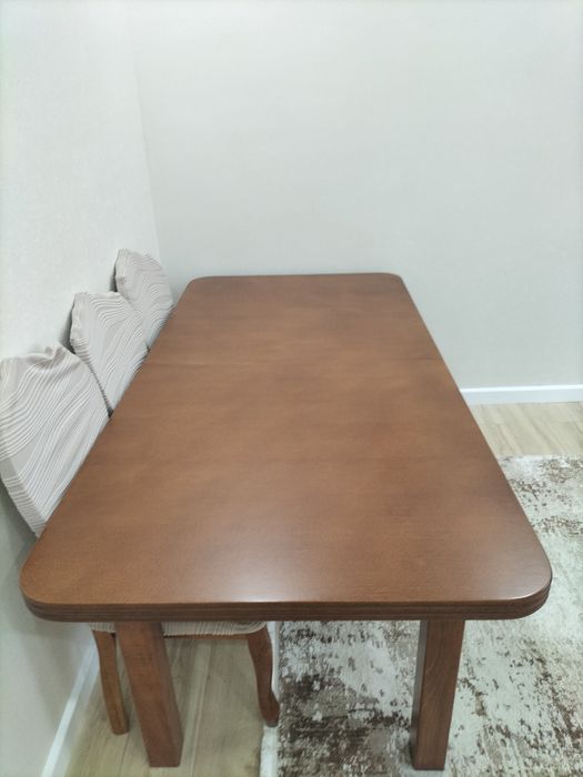 Стол со стульями