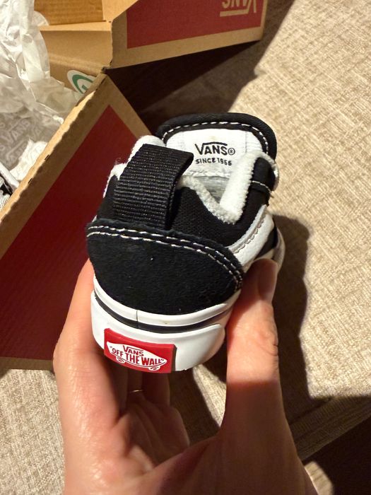 Pantofi sport Vans bebeluși noi