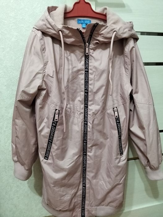 Продам плащ на девочку