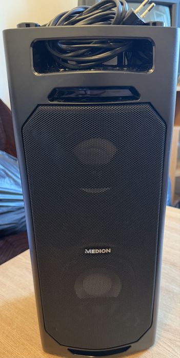 Vand boxa muzica cu bluetooth si microfon