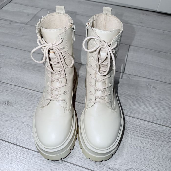 Ботинки/ бутсы Stradivarius в отличном состоянии