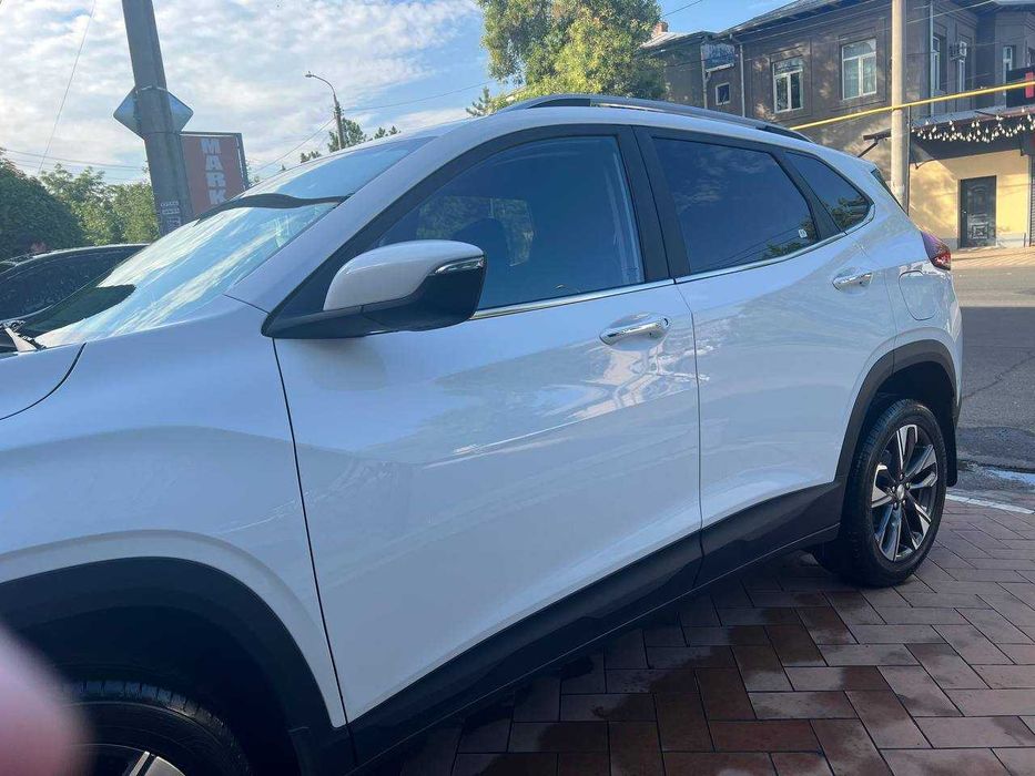 Tracker 2 Premier Plus сотилади