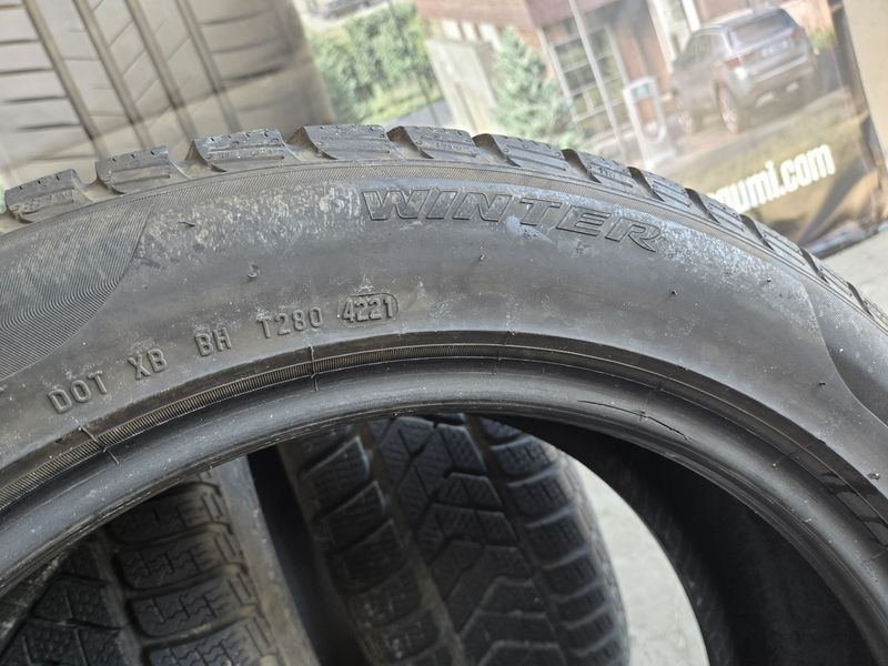 215/55/18 PIRELLI 4бр