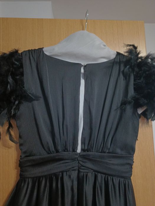 Rochie de ocazie lungă , din mătase neagră.