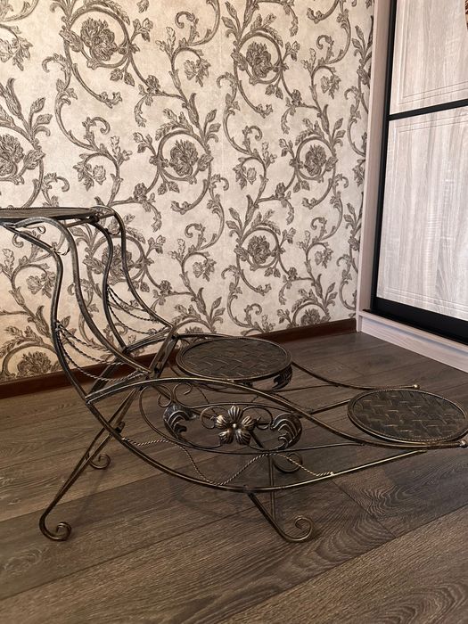 Подставка под цветы