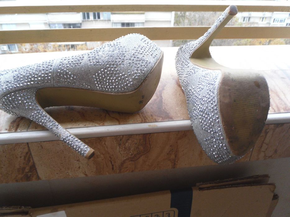 Дамски официални обувки с висок ток