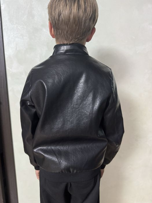 Продам куртка на мальчика