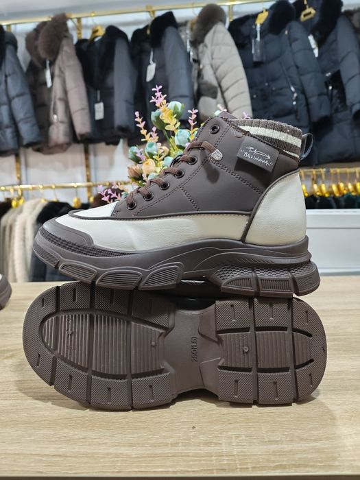 Стильные и тёплые женские кроссовки SHE FAST