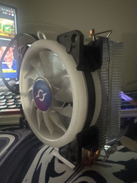 Cooler rgb pt procesor pe aer