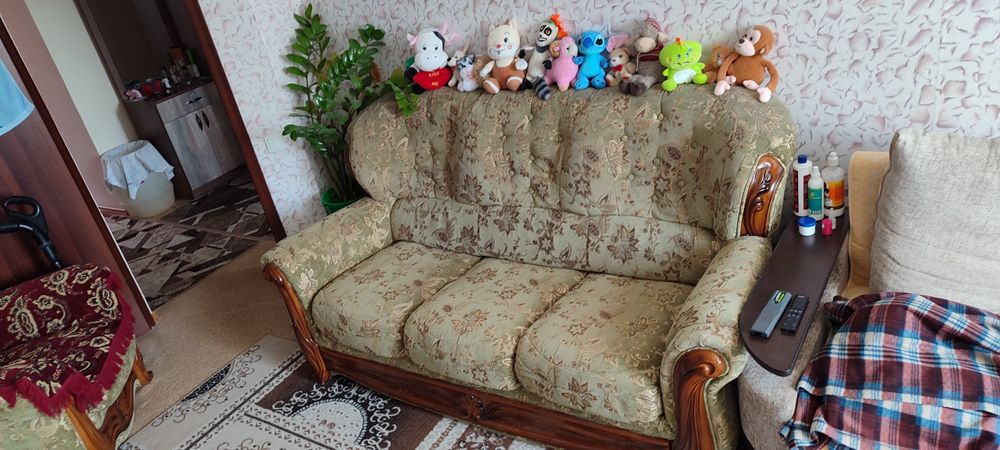 Продам диван с креслом б/у