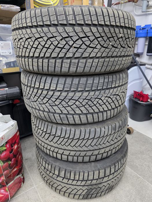 Cauciucuri iarna 235/35/R19