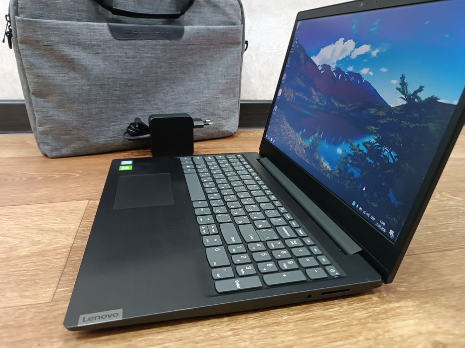 Ноутбук LENOVO i3, Nvidia + Сумка.